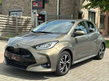 1.5i Dual VVT-iE Iconic Plus - 5300KM - Camera - Navigatie - Apple Carplay - Veel opties