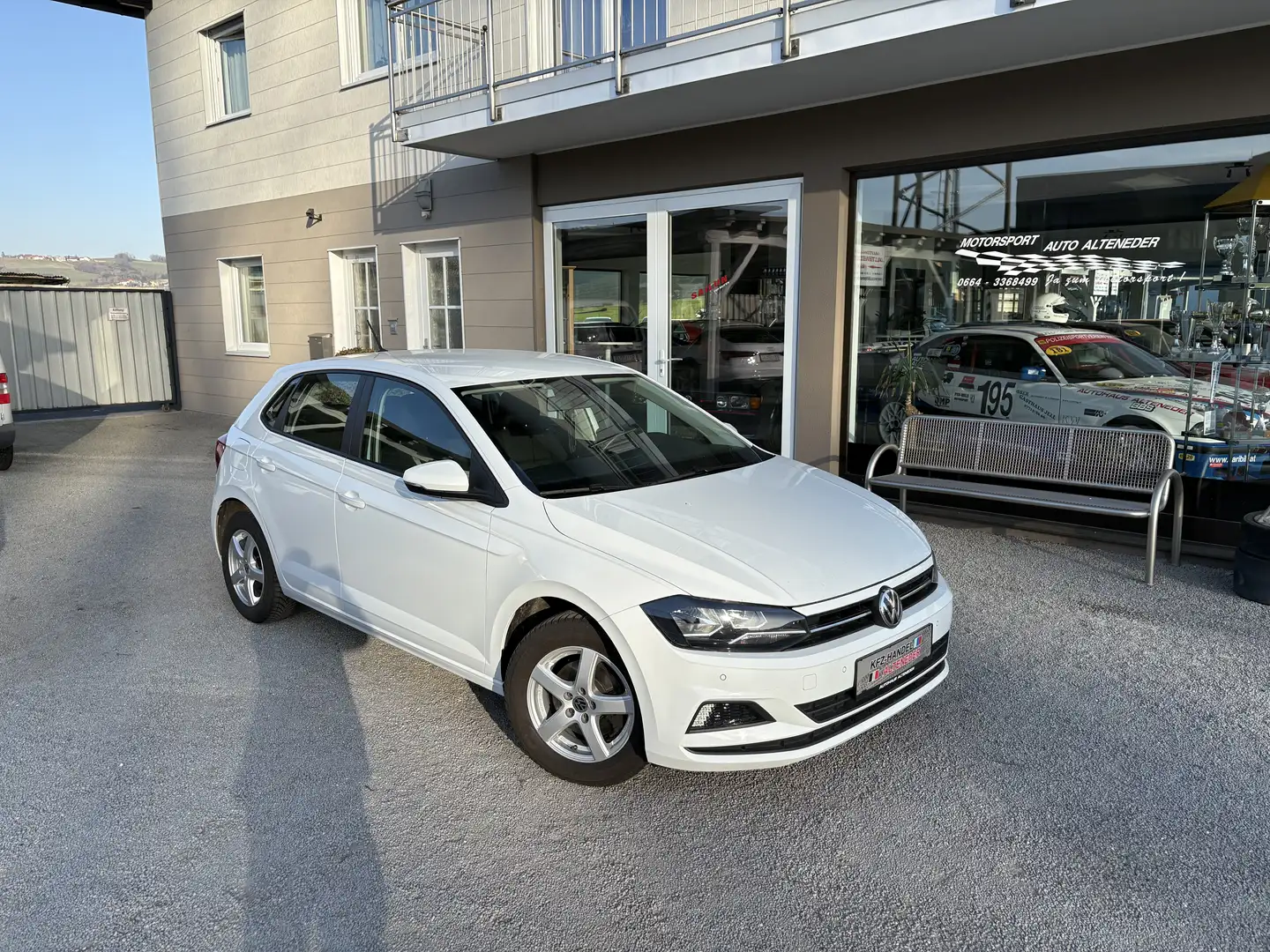 Volkswagen Polo 1,6 TDI SCR *1.BESITZ*SITZH*PDC*BT*TEMP*VW-SERVICE Weiß - 1
