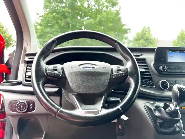 Ford Transit Custom view 10