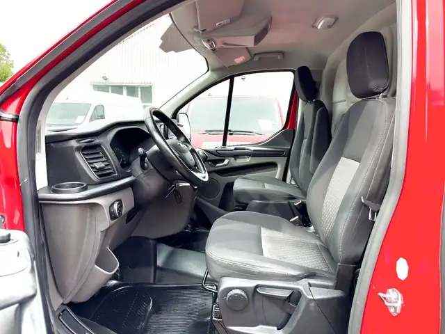 Ford Transit Custom view 8