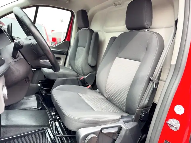 Ford Transit Custom view 15