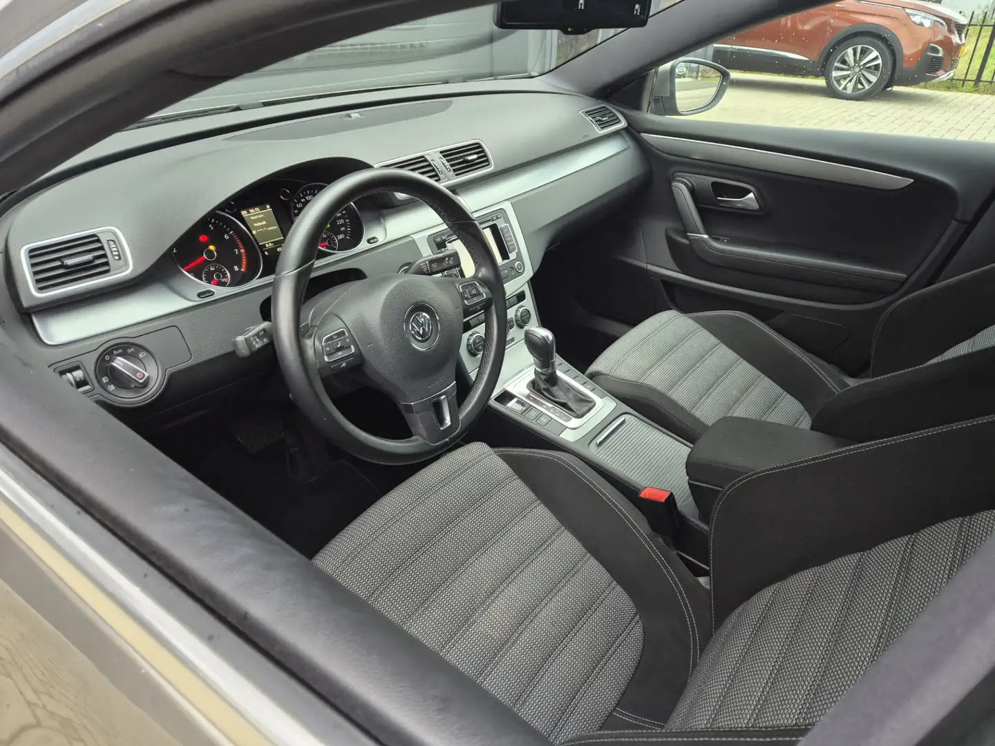 Volkswagen CC 1.8 TSI Aut / 1e Eig / Dealer OH / Navi / NAP Brun - 2