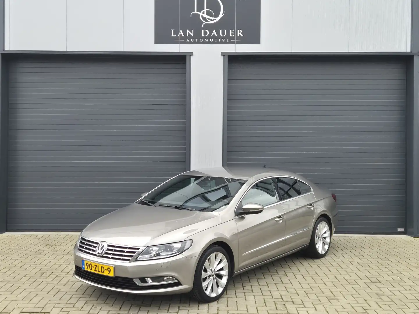 Volkswagen CC 1.8 TSI Aut / 1e Eig /Dealer OH / Navi / ACTIE Bruin - 1
