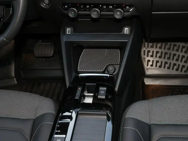 Citroen C4 view 11