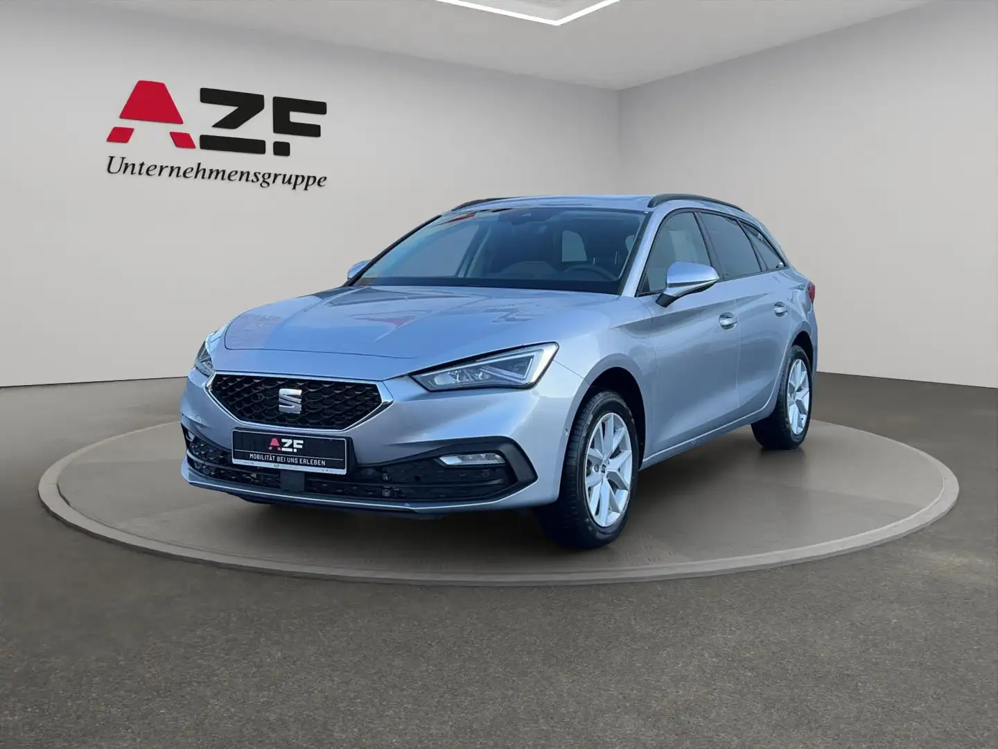 SEAT Leon Sportstourer Style 2.0 TDI+Navi+SHZ+VollLED Silber - 2