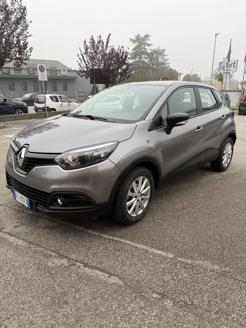 Renault Captur 0.9 tce Zen (live) 90cv E6 - 1