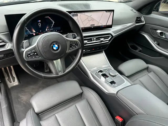 BMW 3 Series view 10
