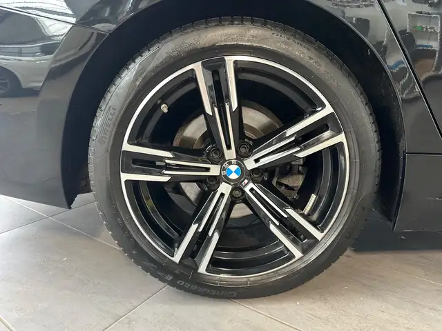BMW 3 Series view 3