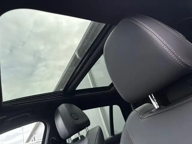 BMW 3 Series view 13