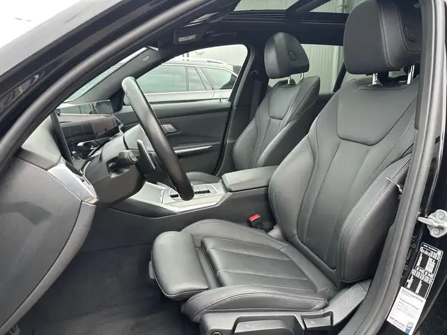 BMW 3 Series view 11