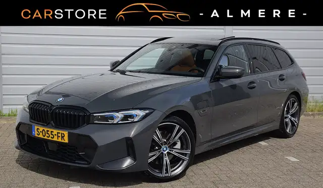 BMW 3-serie Touring 330e*M-Pakket*Dak*Trekhaak*140Dkm*
