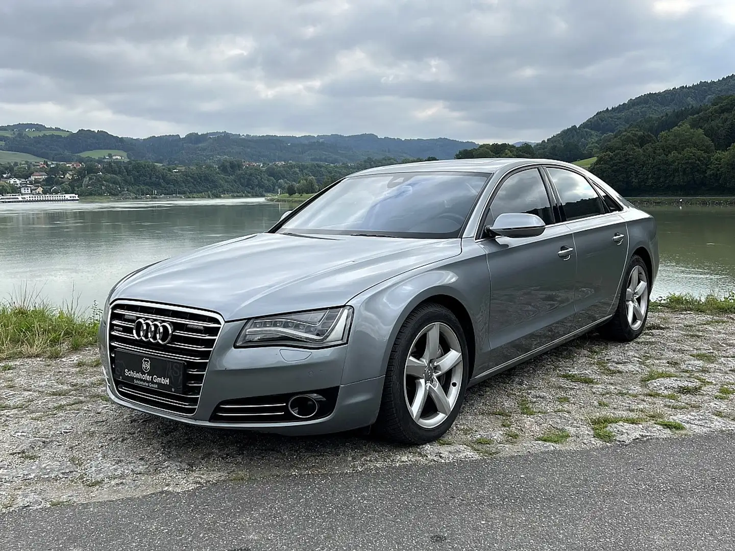 Audi A8 3,0 FSI quattro Tiptronic Grau - 1