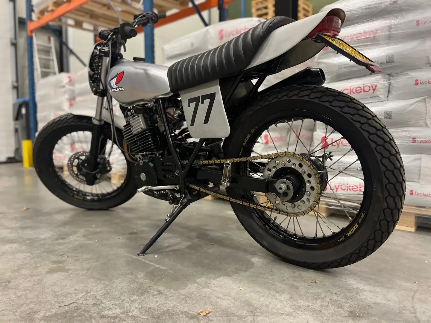 Honda XL 600 Flat tracker Zilver - 2