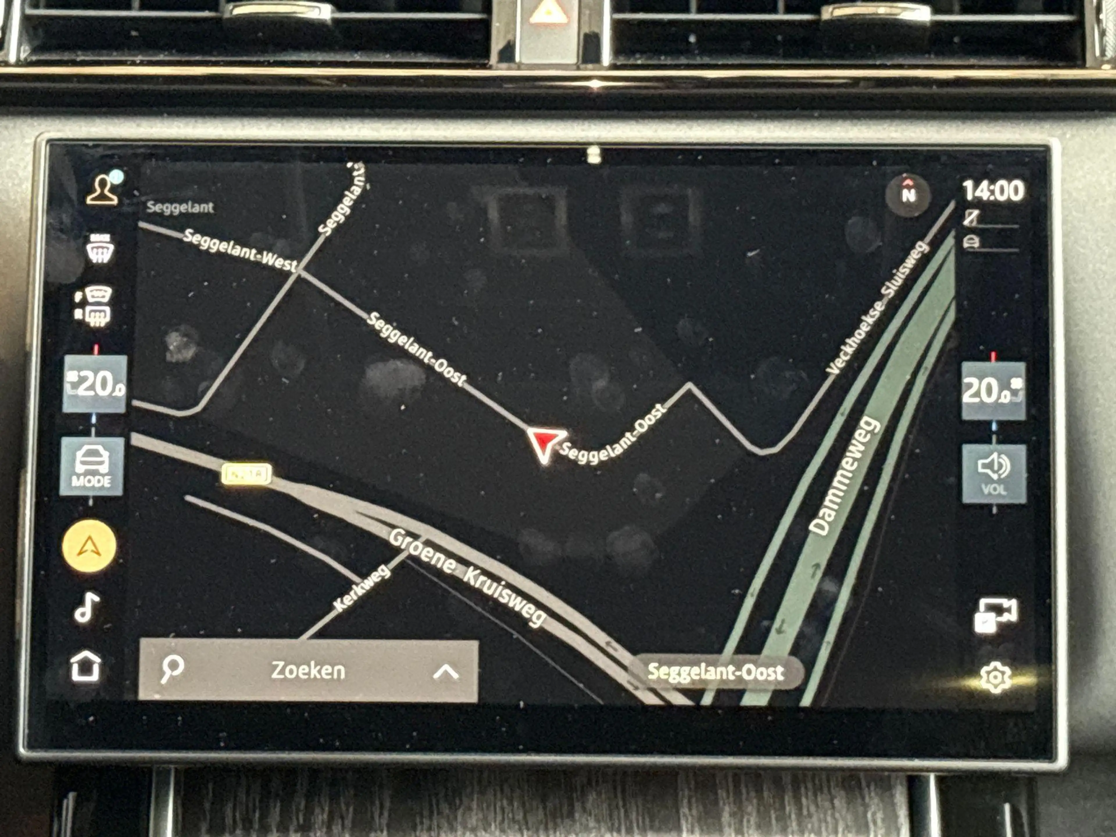 Land Rover Range Rover Velar P400e DYNAMIC SE | PANO | BLACK PACK | 21 INCH | M — photo 15