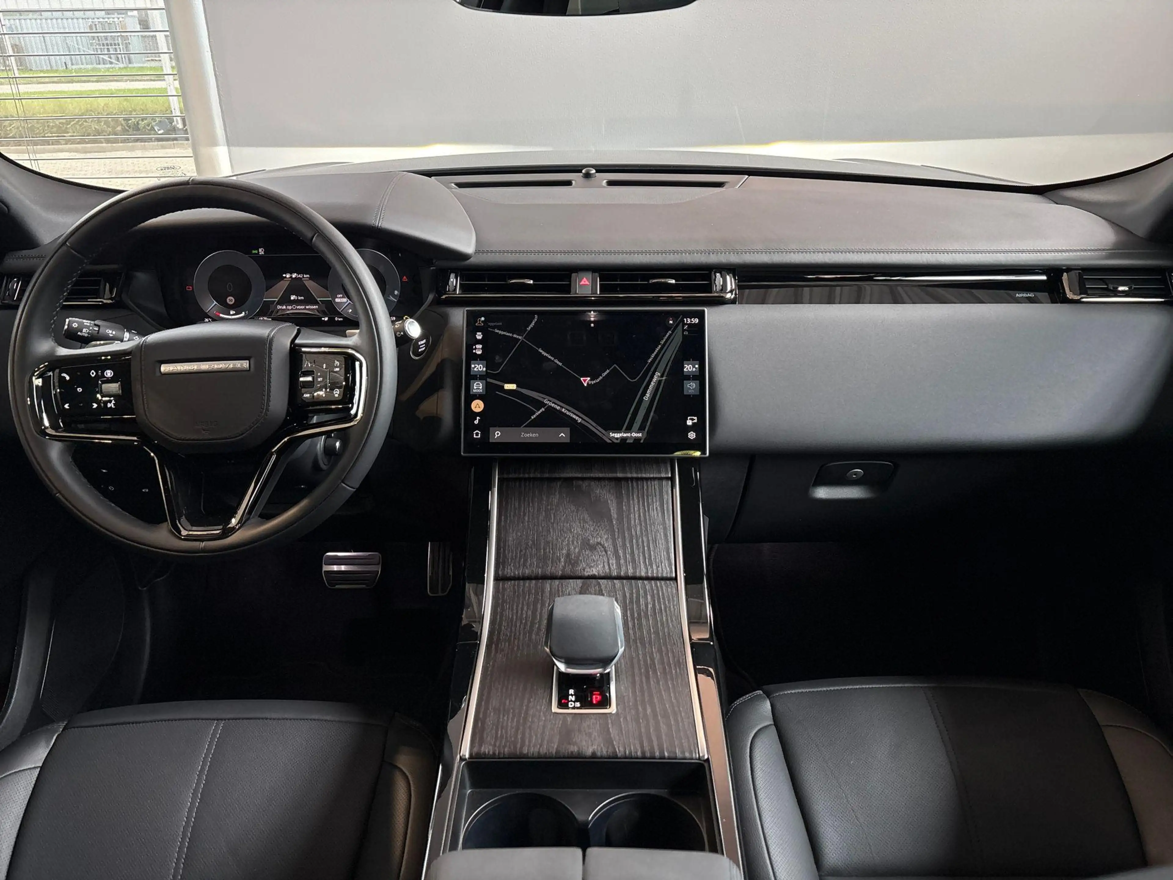 Land Rover Range Rover Velar P400e DYNAMIC SE | PANO | BLACK PACK | 21 INCH | M — photo 4