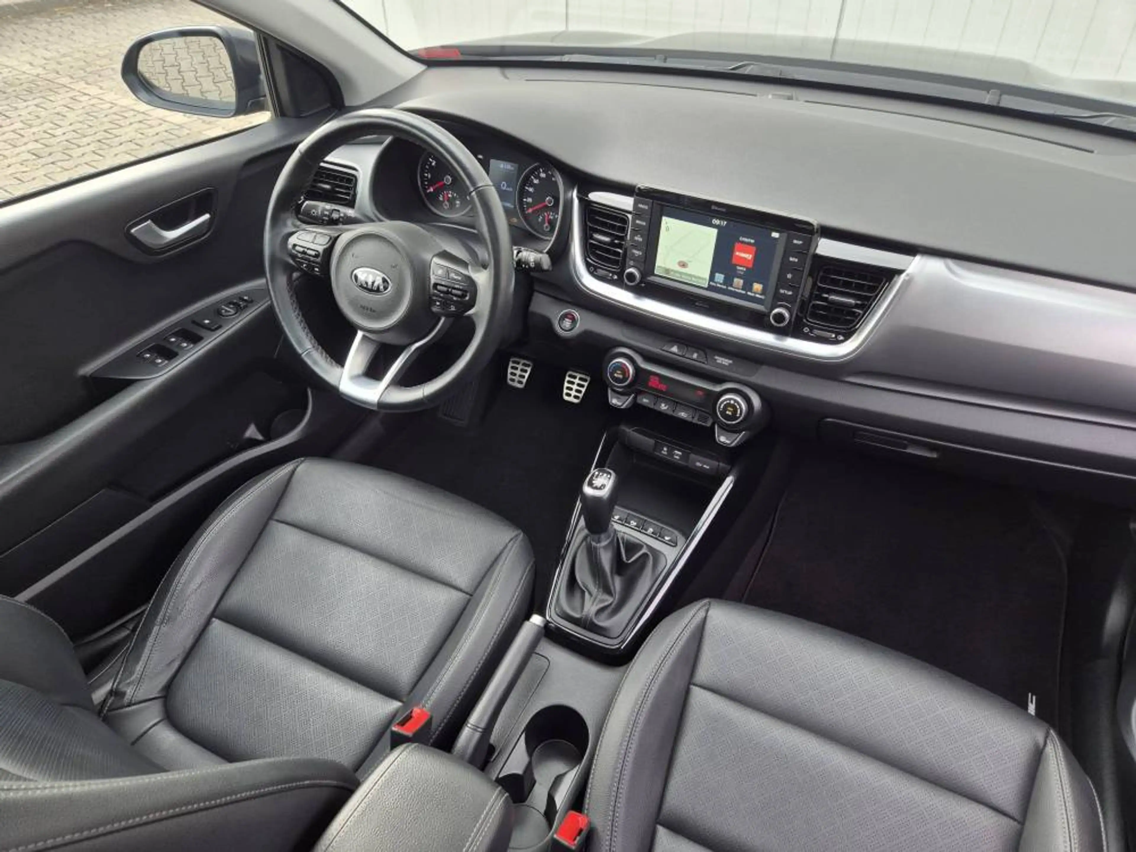 Kia Stonic 1.0 T-GDI (120 PS) ISG Platinum — photo 9