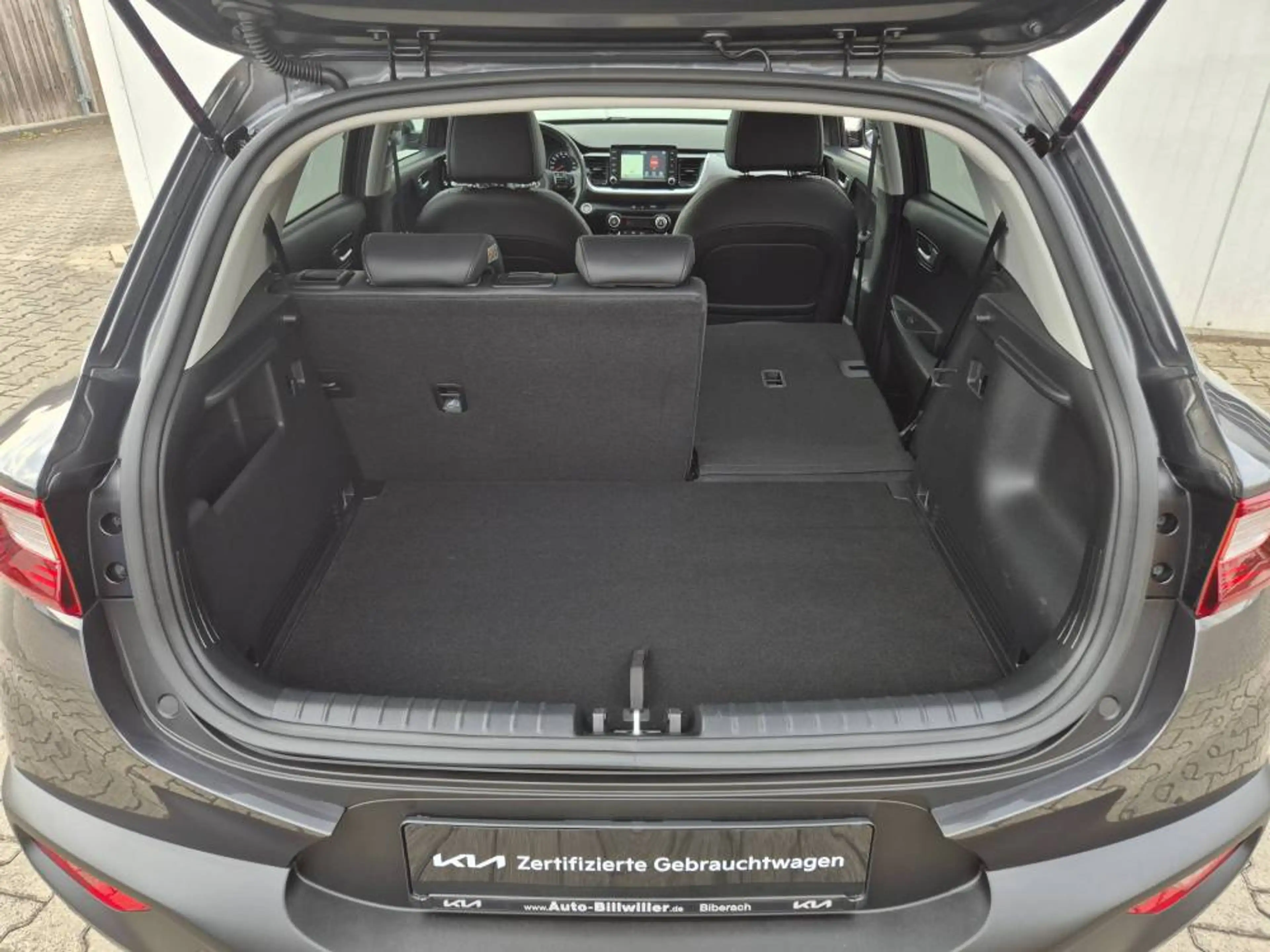 Kia Stonic 1.0 T-GDI (120 PS) ISG Platinum — photo 12