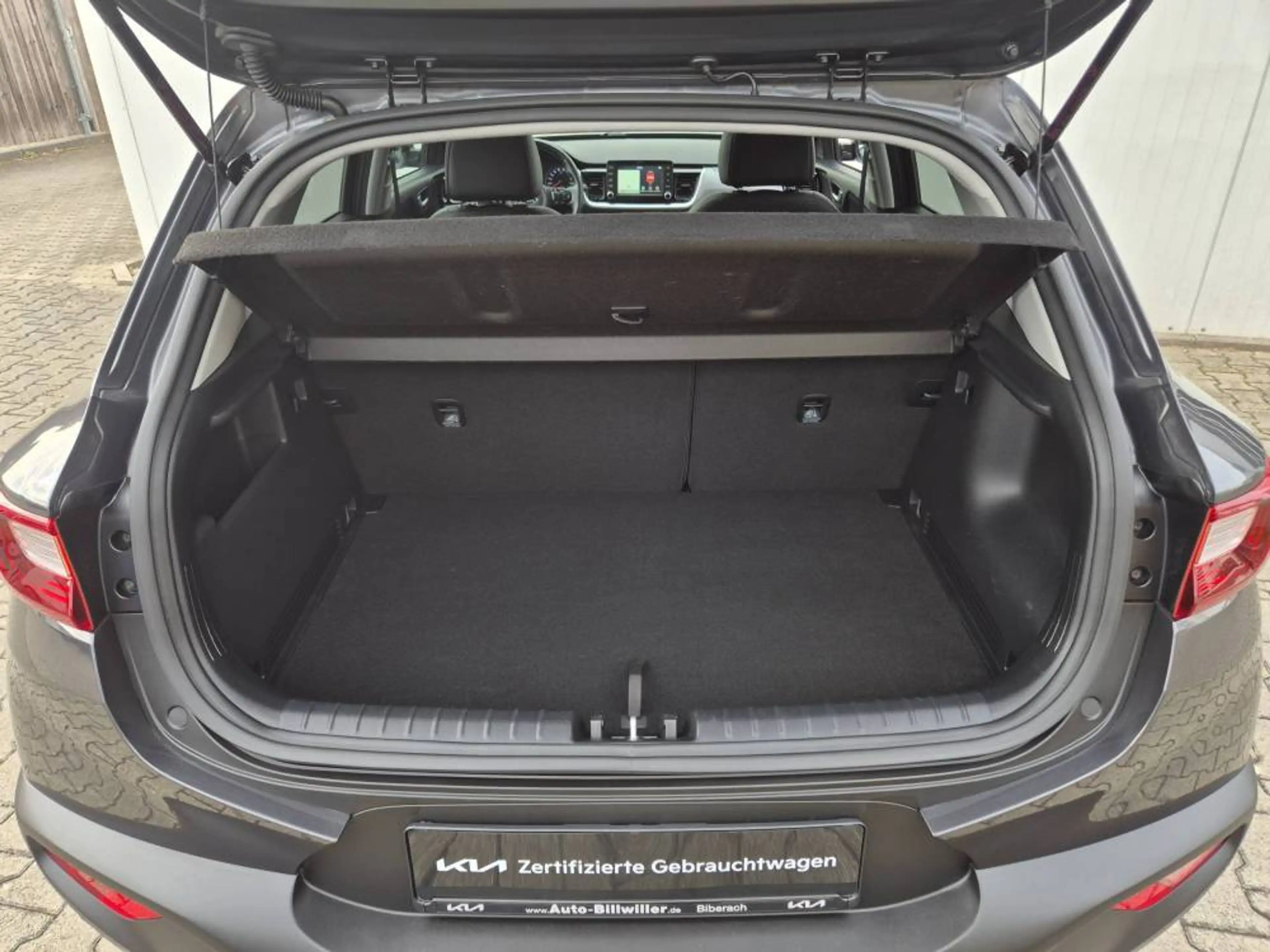 Kia Stonic 1.0 T-GDI (120 PS) ISG Platinum — photo 11
