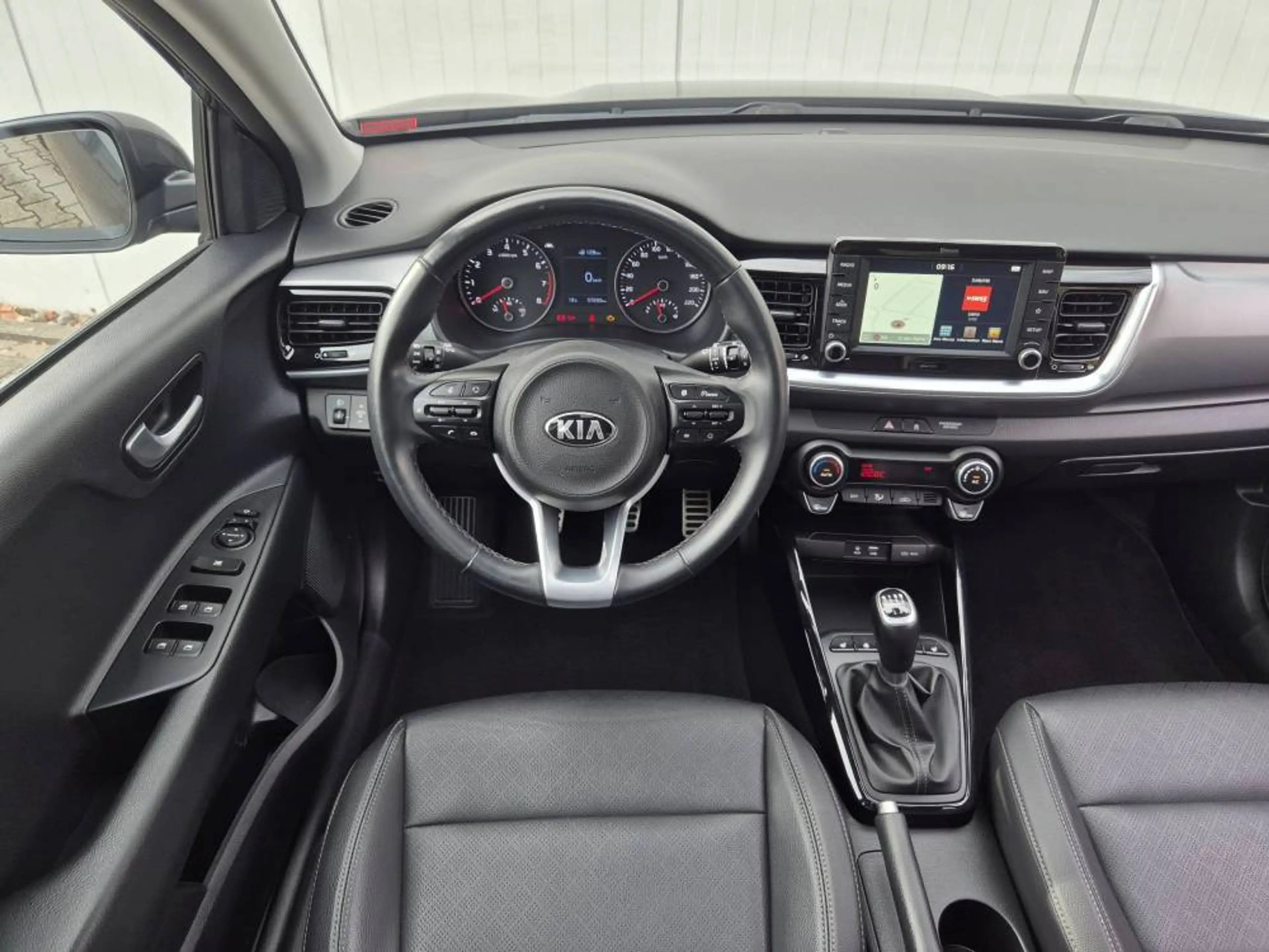 Kia Stonic 1.0 T-GDI (120 PS) ISG Platinum — photo 8