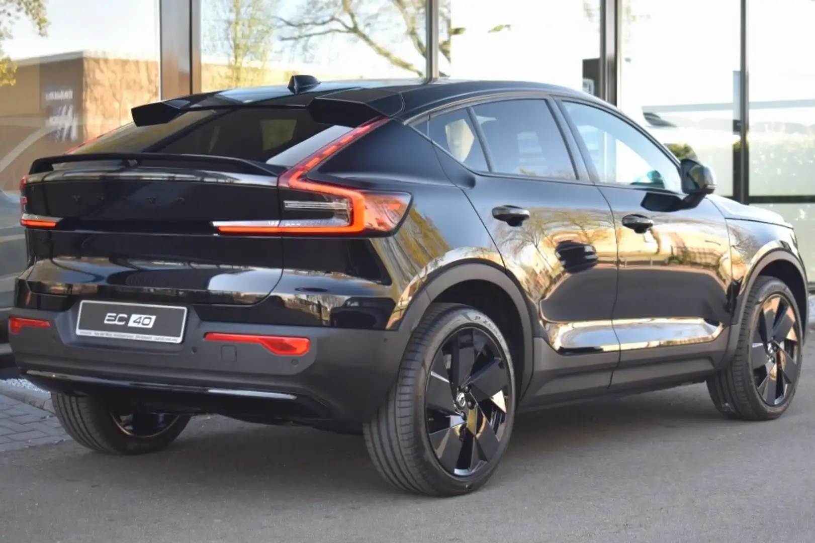 Volvo EC40 Extended Range Ultra Black Edition 252pk/82kWh | L Noir - 2