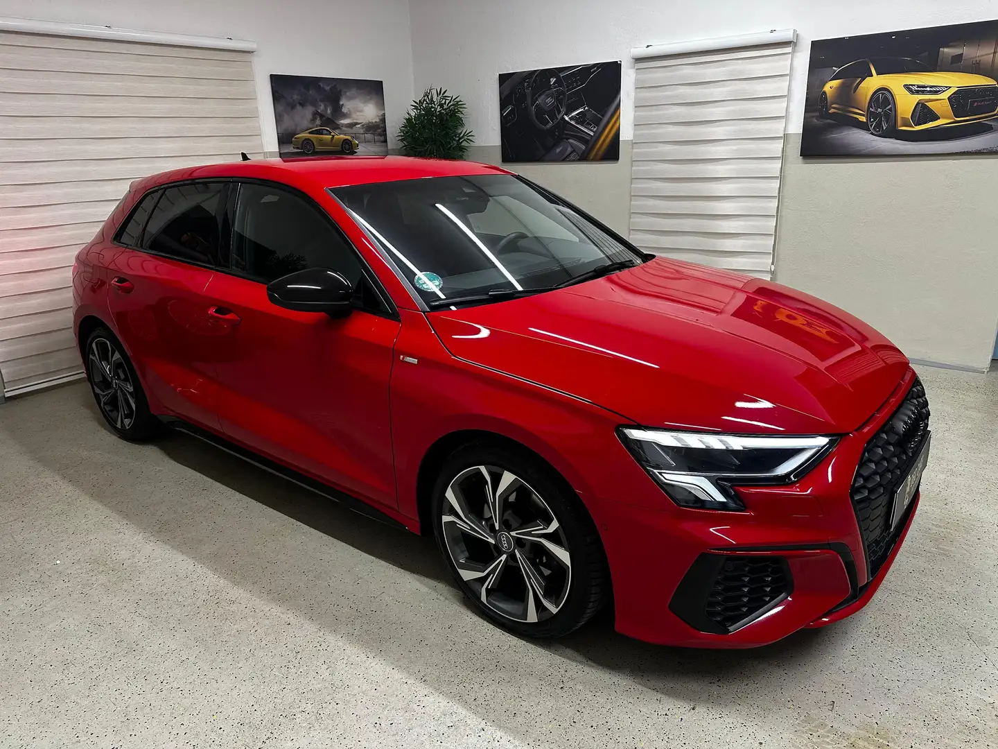 Audi A3 35 TDI S line Rot - 2