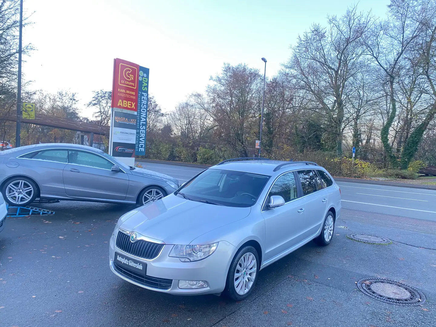 Skoda Superb Superb Combi 2.0 TDI DSG Exclusive XENON NAVI SHZ Argent - 1