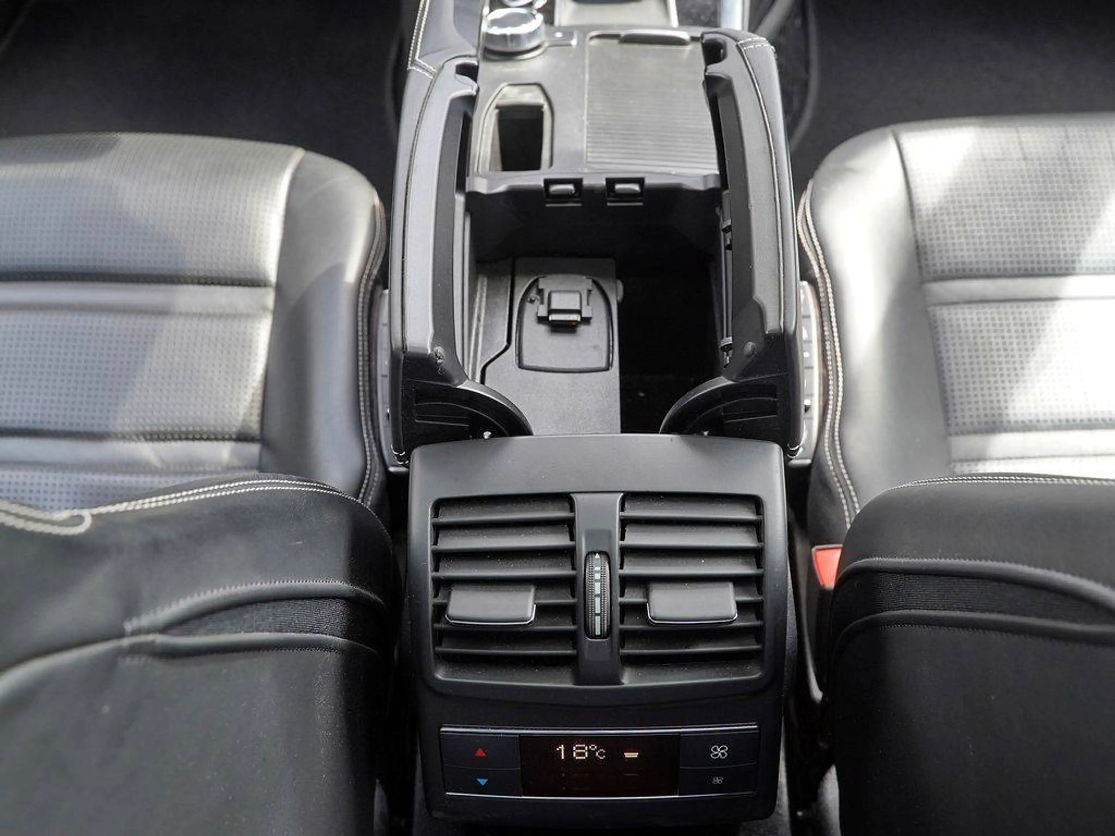 Mercedes-Benz E 63 AMG S 4Matic | Driver'sPackage | Night- & ParkPaket | — photo 12