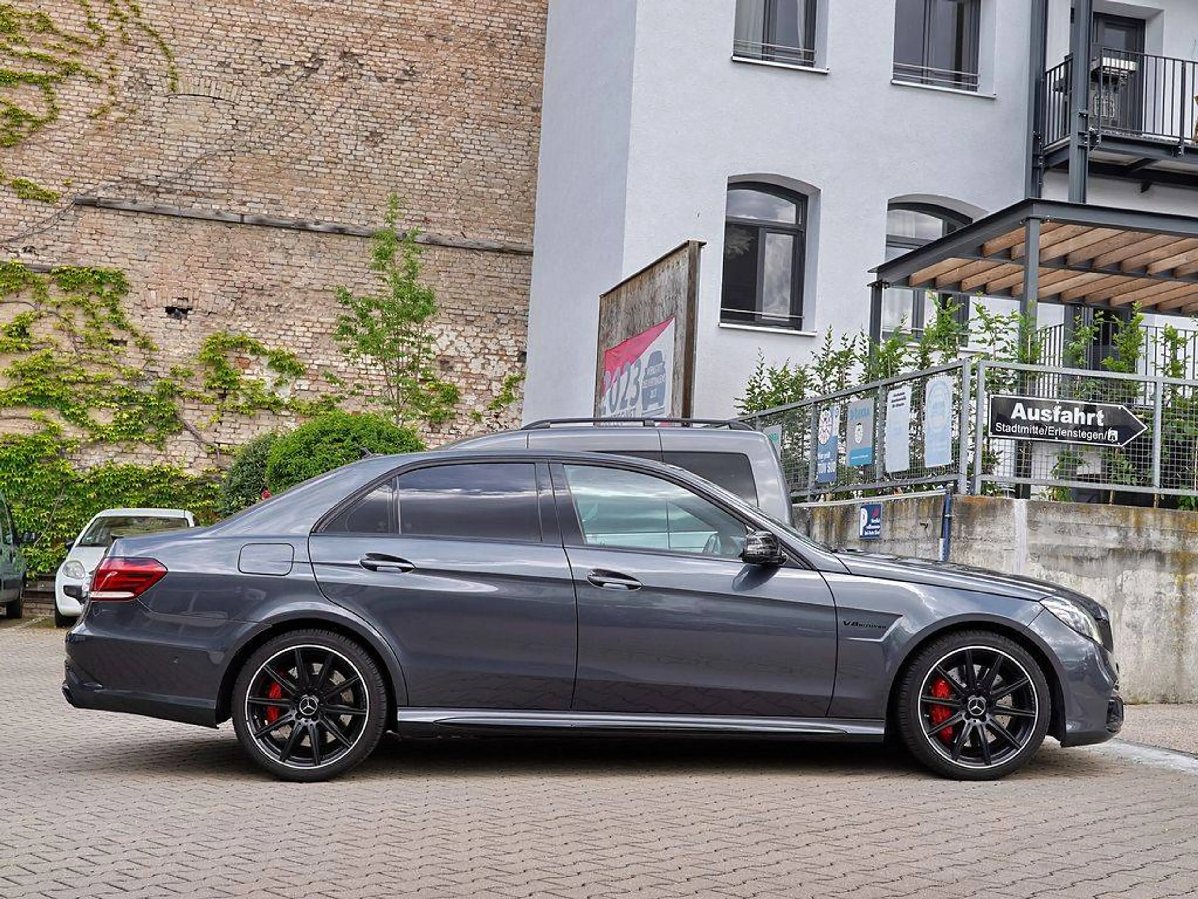 Mercedes-Benz E 63 AMG S 4Matic | Driver'sPackage | Night- & ParkPaket | — photo 2