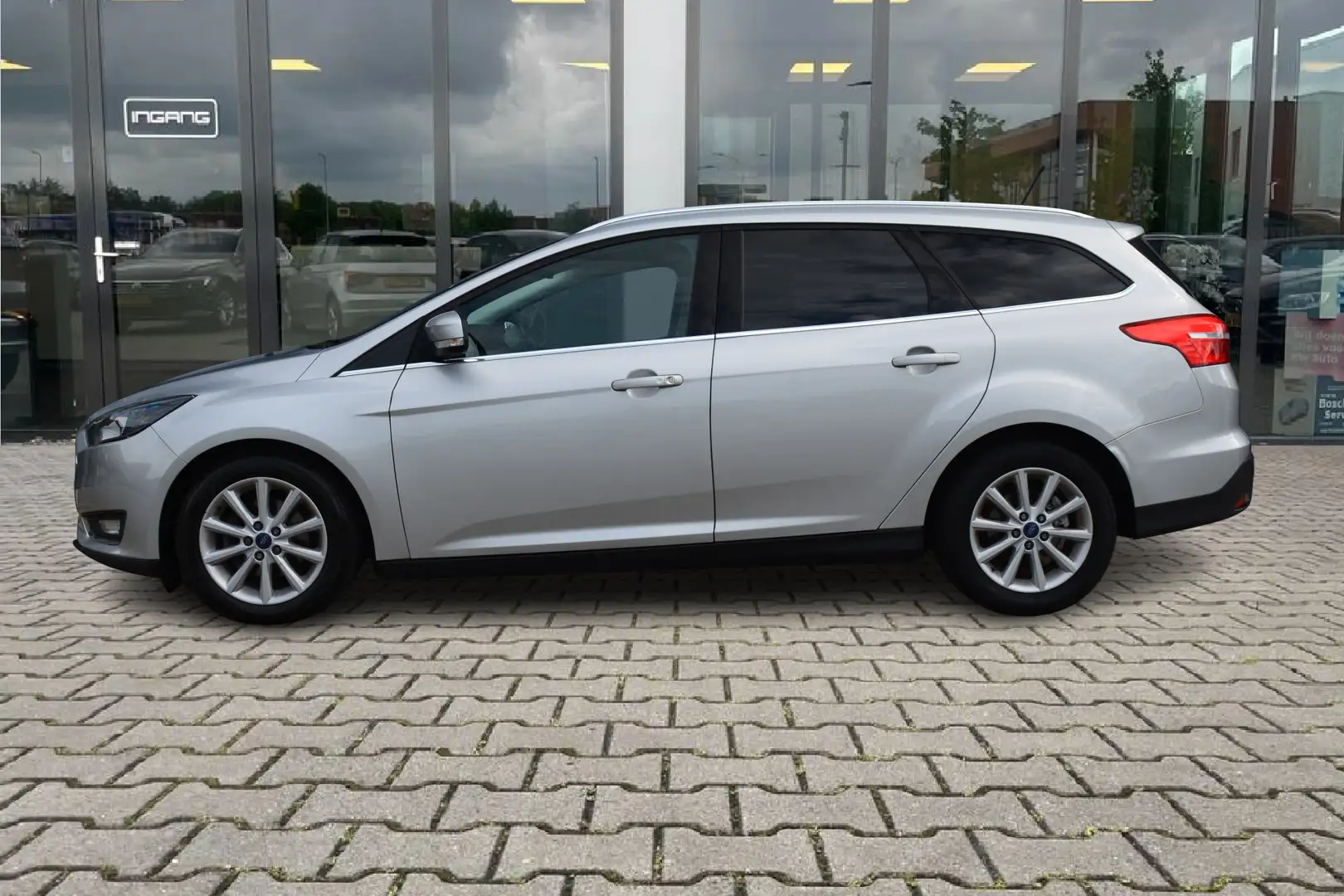 Ford Focus Wagon 1.0 Titanium | Keyless | Navi | Carplay | Gris - 2