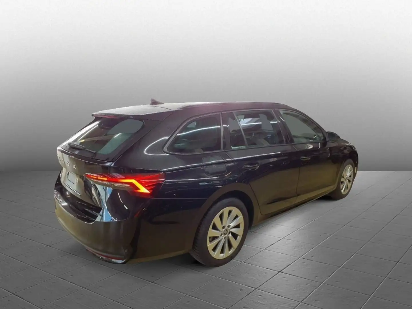 Skoda Octavia Combi Selection 1.5 TSI DSG 360°LED NAVI Schwarz - 2