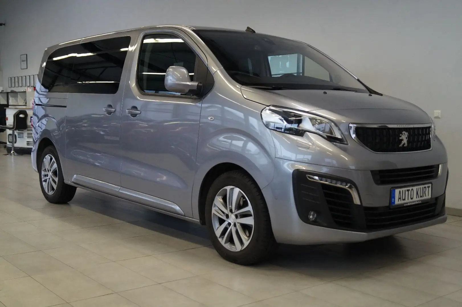 Peugeot Traveller 2,0*Xenon*L2*Navi*HUD*RFK*8-Sitze*Auto Grau - 1