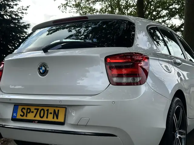 BMW 1 Series view 5