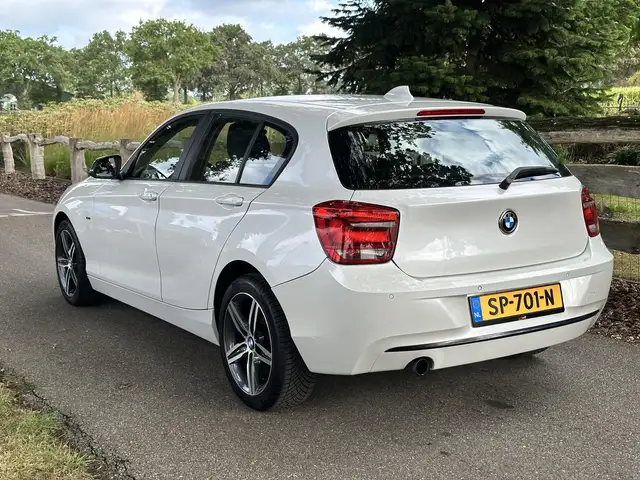 BMW 1 Series view 14