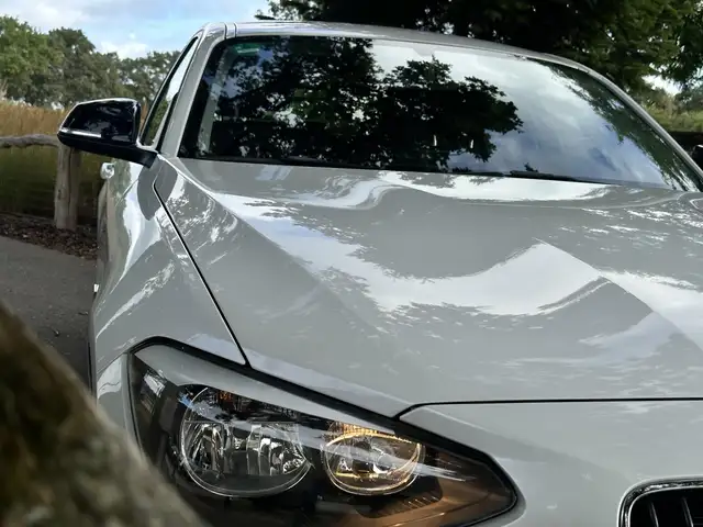 BMW 1 Series view 3