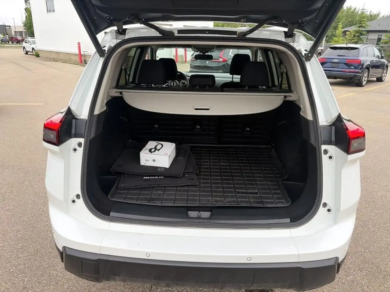 Nissan Rogue fotografie Nissan Rogue