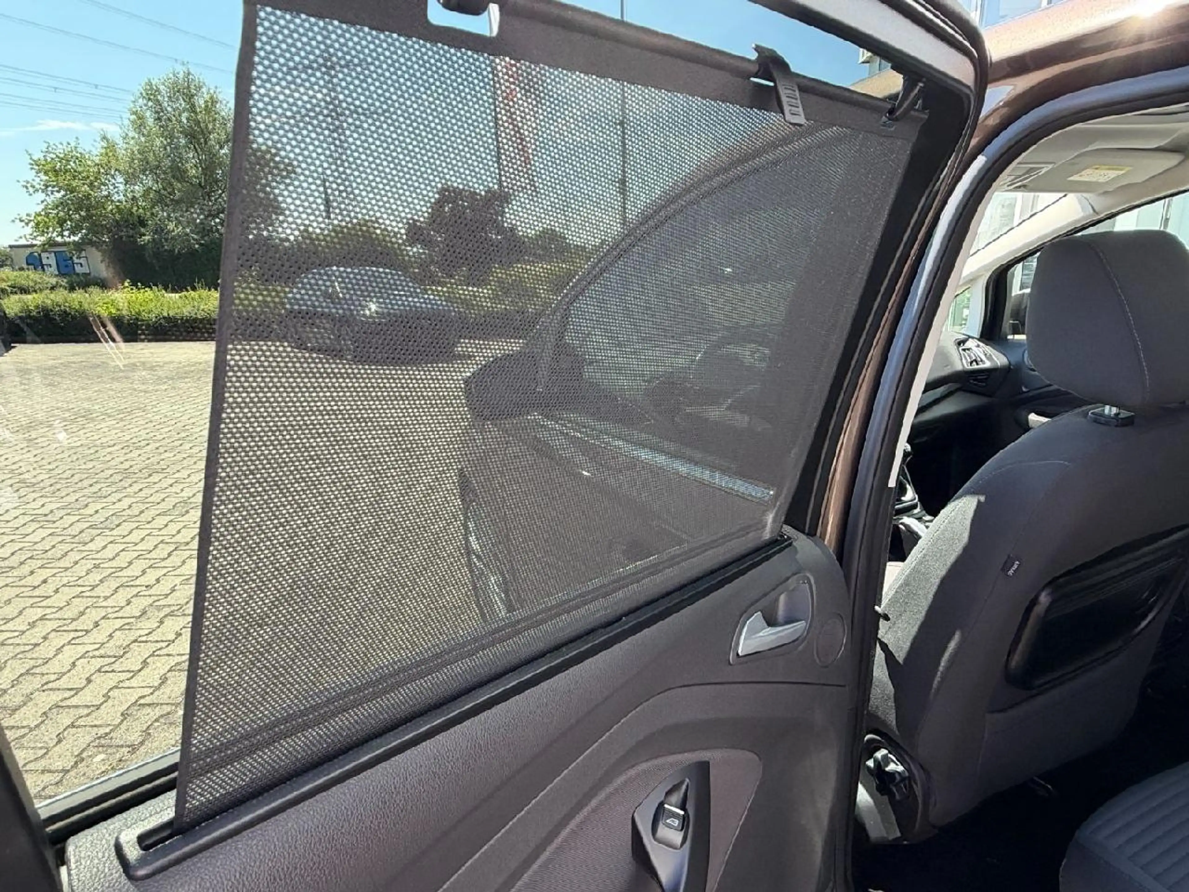 Ford C-Max Titanium — photo 11