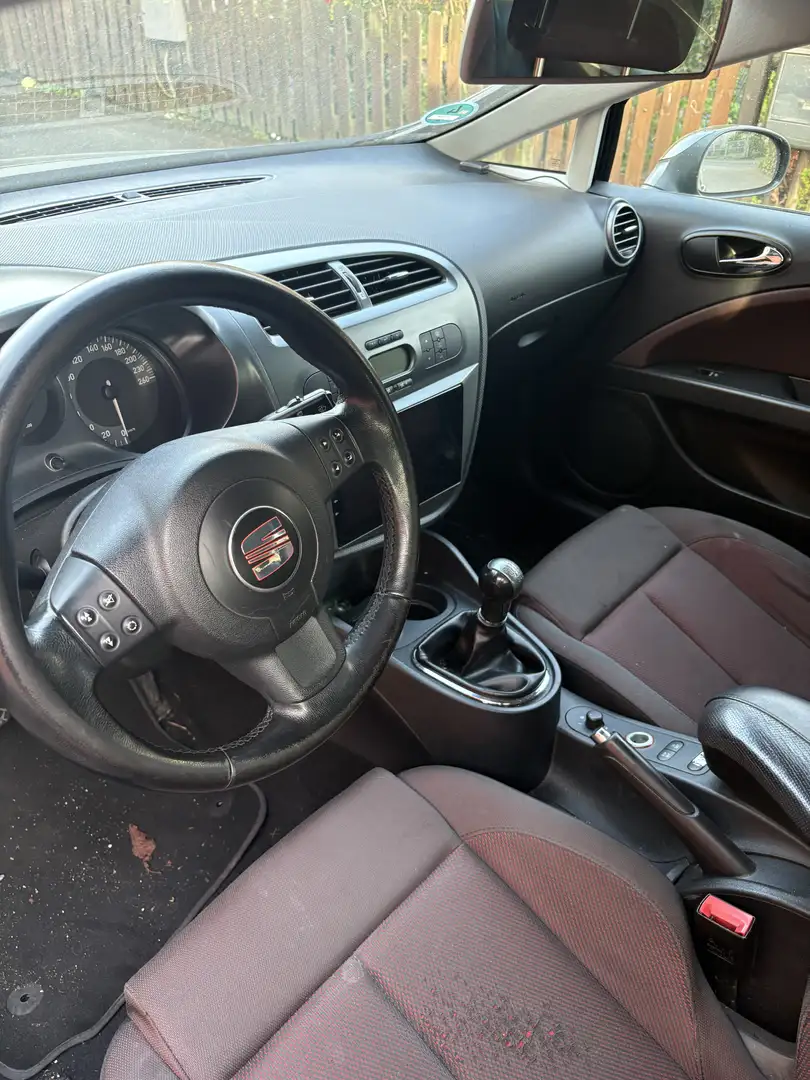 SEAT Leon 2.0 FSI Stylance - 1