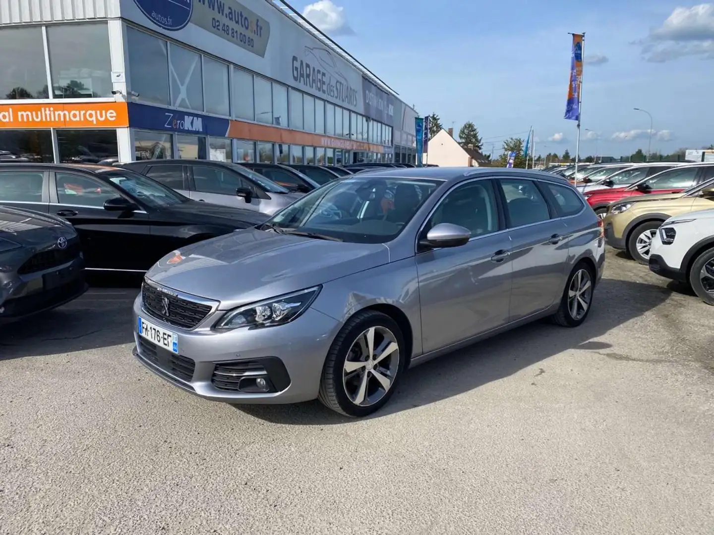 Peugeot 308 1.2i PureTech - 130 - BV EAT8 Allure - Attelage Grijs - 1