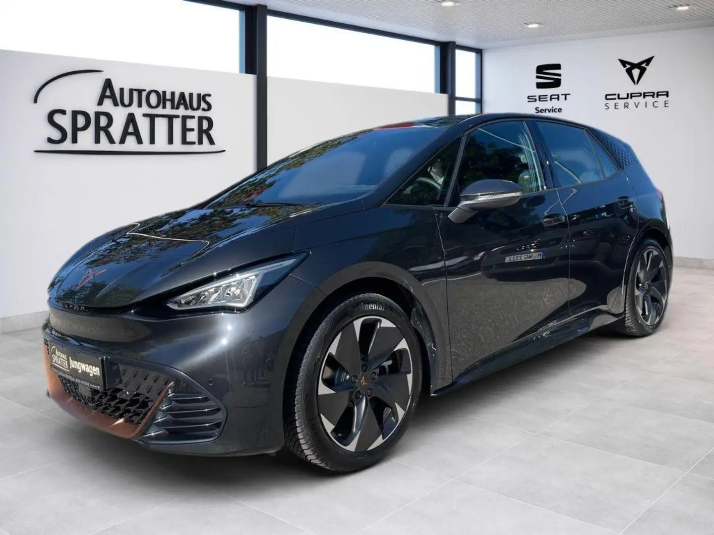 CUPRA Born 170kW/77kWh Pilot M Pack 19 Zoll ACC GJR Grijs - 1