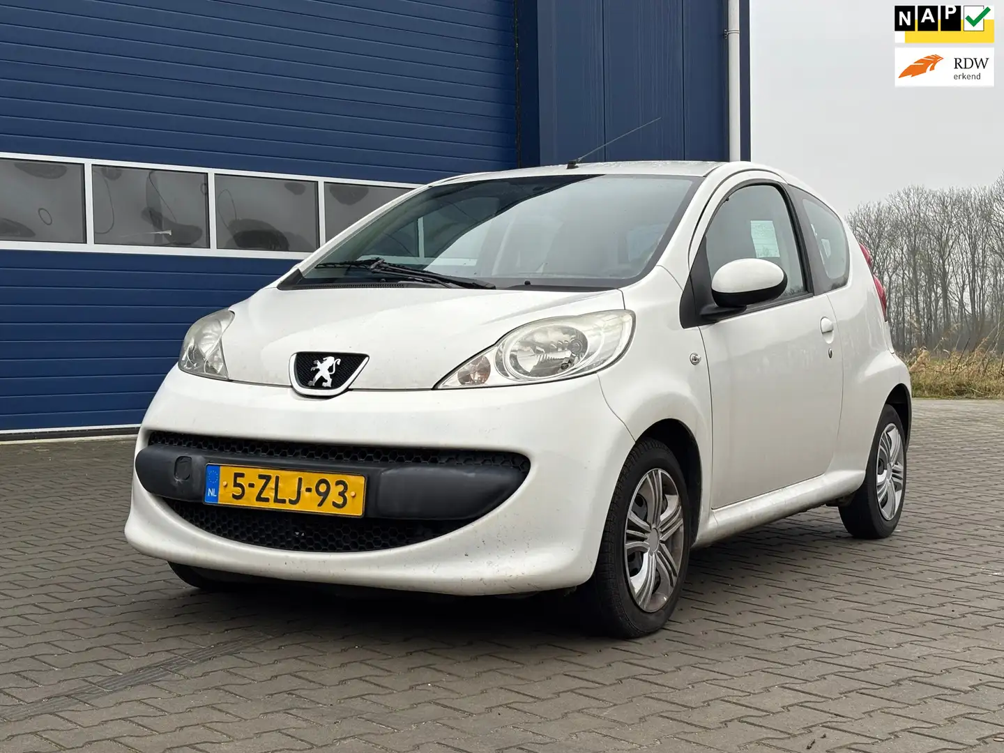 Peugeot 107 1.0-12V XR | Airco !! + Nieuwe APK !! | White - 1