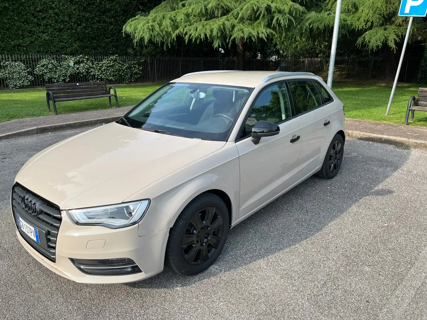 Audi A3 A3 Sportback 1.6 tdi Ambition Beige - 1