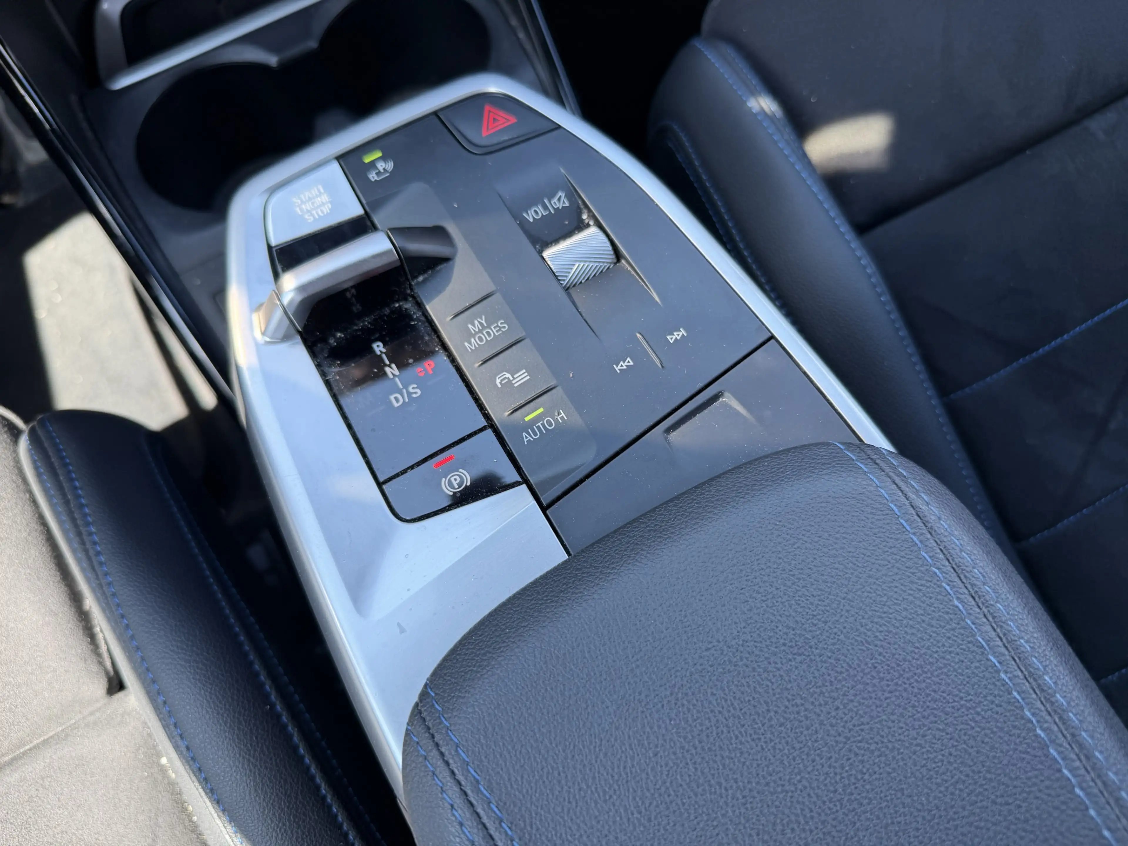BMW 223 i xDrive Active Tourer — photo 6