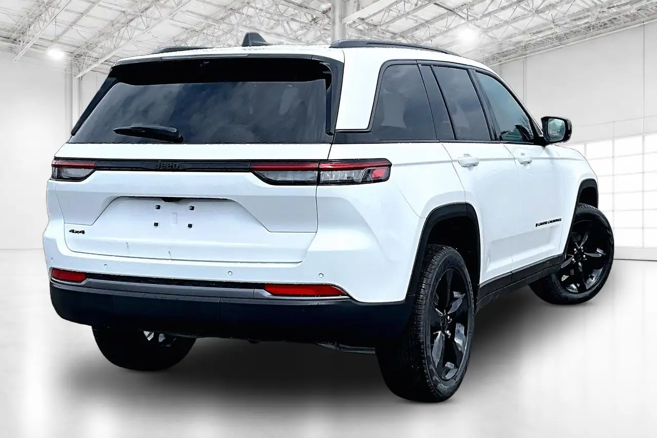 Jeep Grand Cherokee снимка Jeep Grand Cherokee
