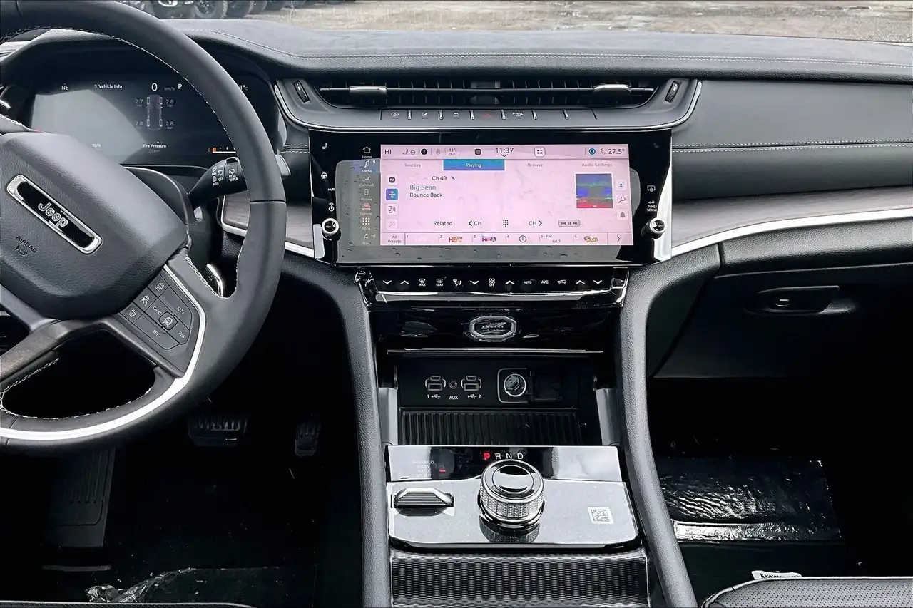 Jeep Grand Cherokee снимка Jeep Grand Cherokee