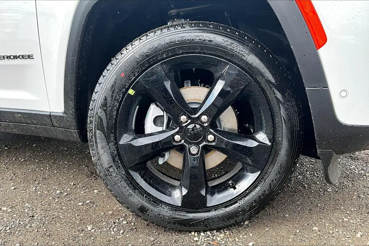 Jeep Grand Cherokee снимка Jeep Grand Cherokee