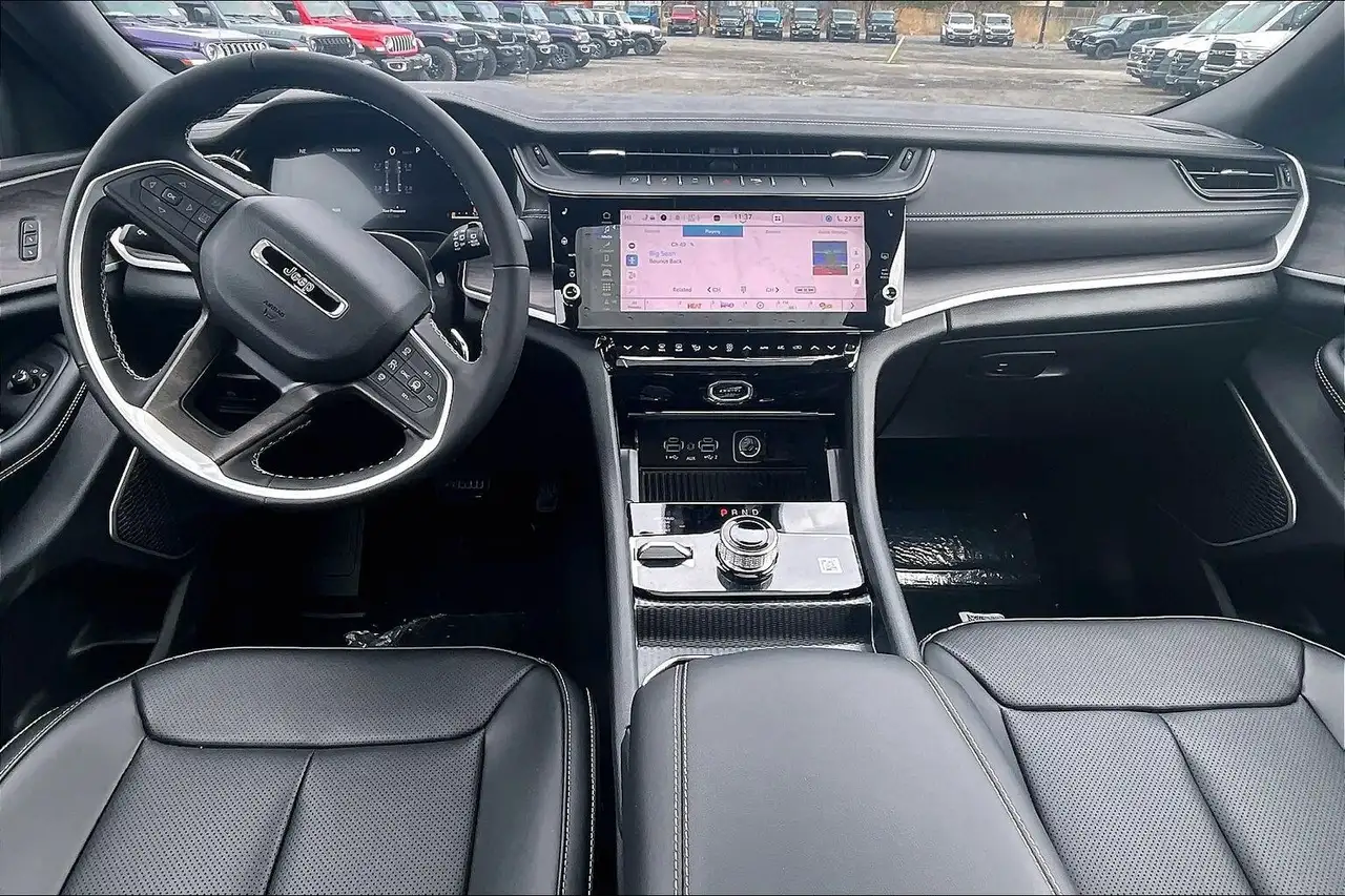 Jeep Grand Cherokee снимка Jeep Grand Cherokee