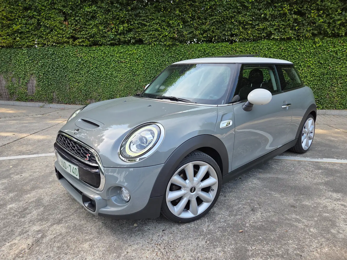 MINI Cooper S 192pk / LED / Panorama / Navi / Carplay Gris - 1