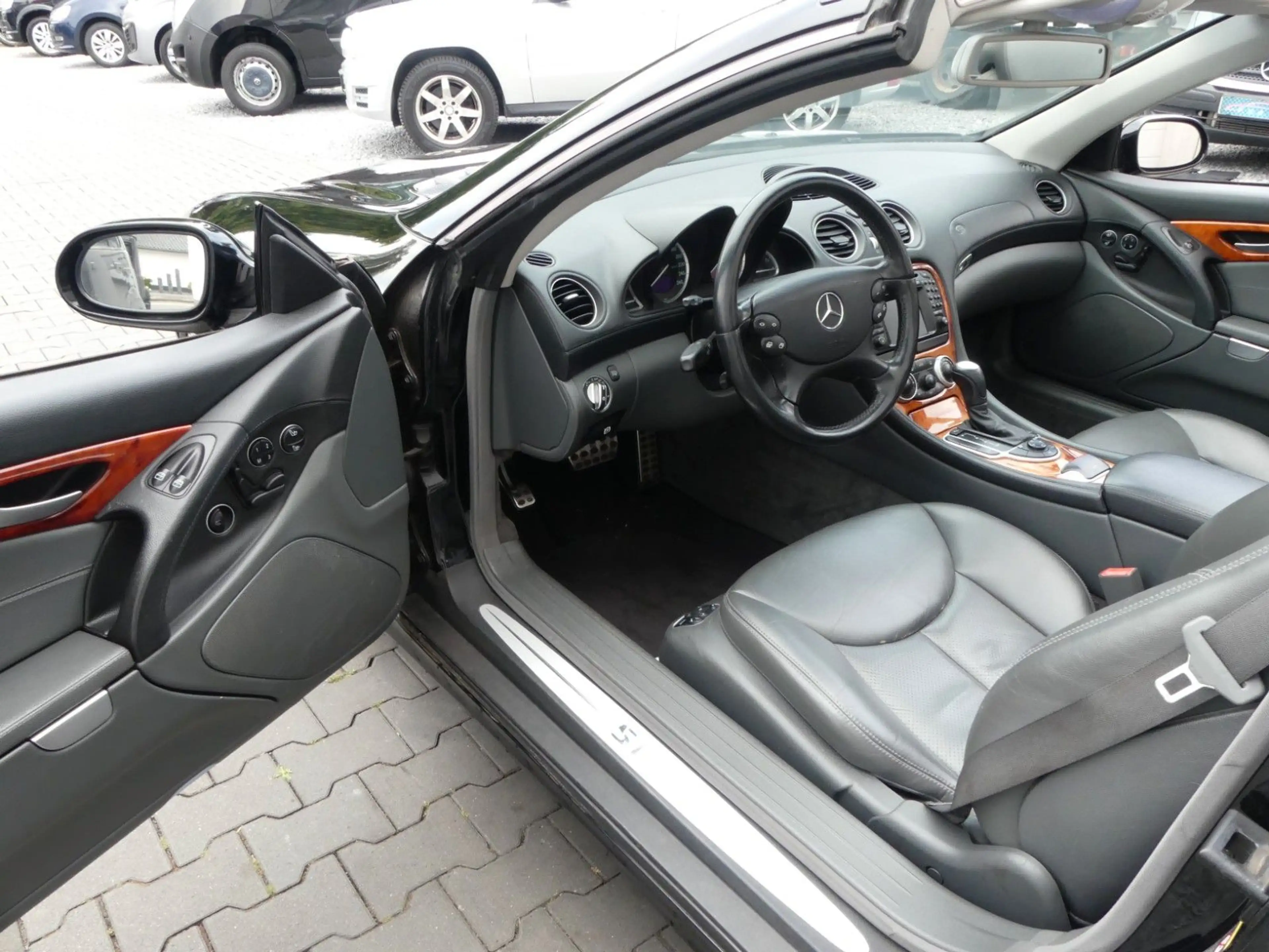 Mercedes-Benz SL 350 Comand | Bi-Xenon | Leder | Pano | 19"Alu — photo 11