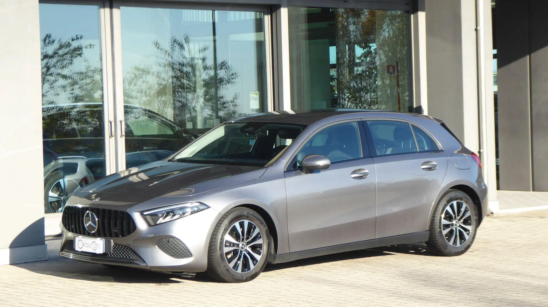 Mercedes-Benz A 180 d Automatic Business Gris - 1