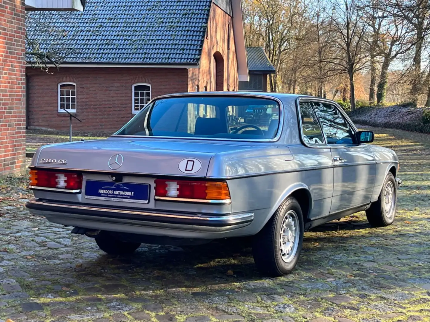 Mercedes-Benz 280 CE 123er Coupe in traumhaftem Zustand Bleu - 1